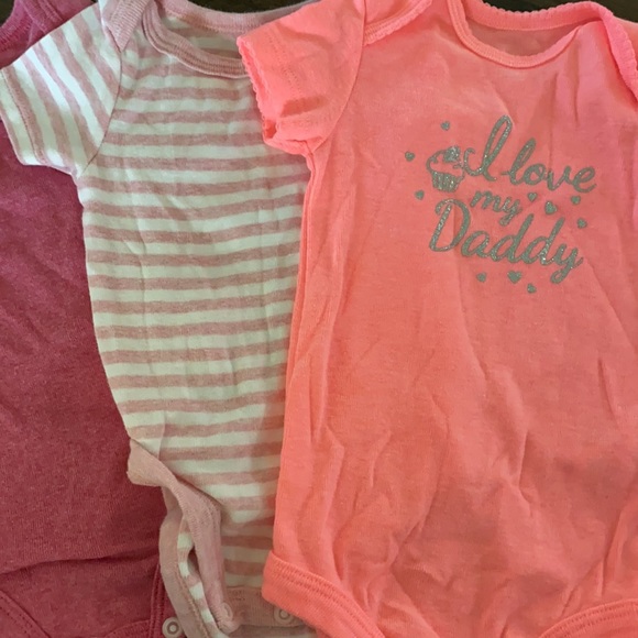 Bundle of onesies - Picture 3 of 3